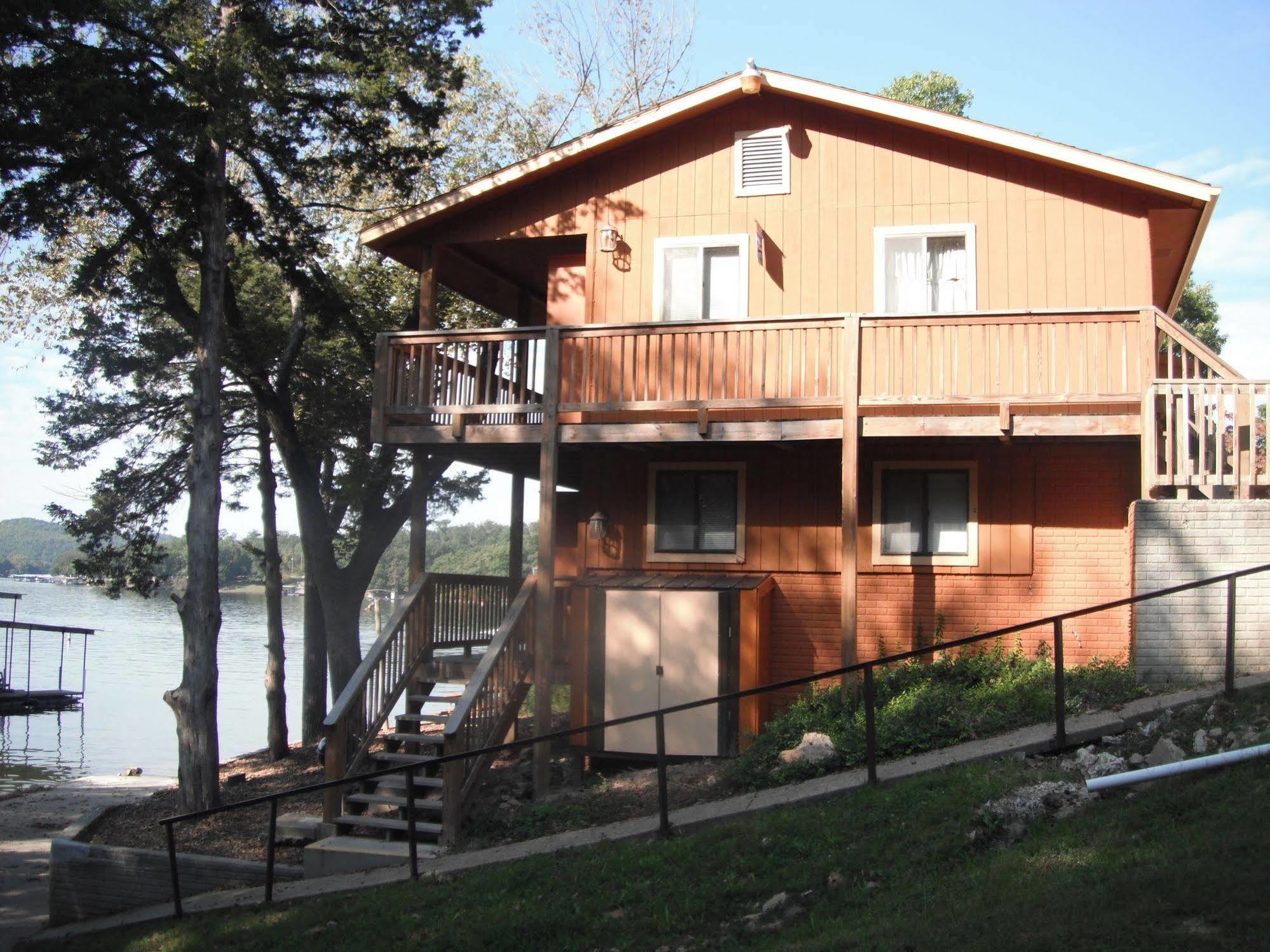 Hôtel Wilsons On The Lake à Camdenton Extérieur photo