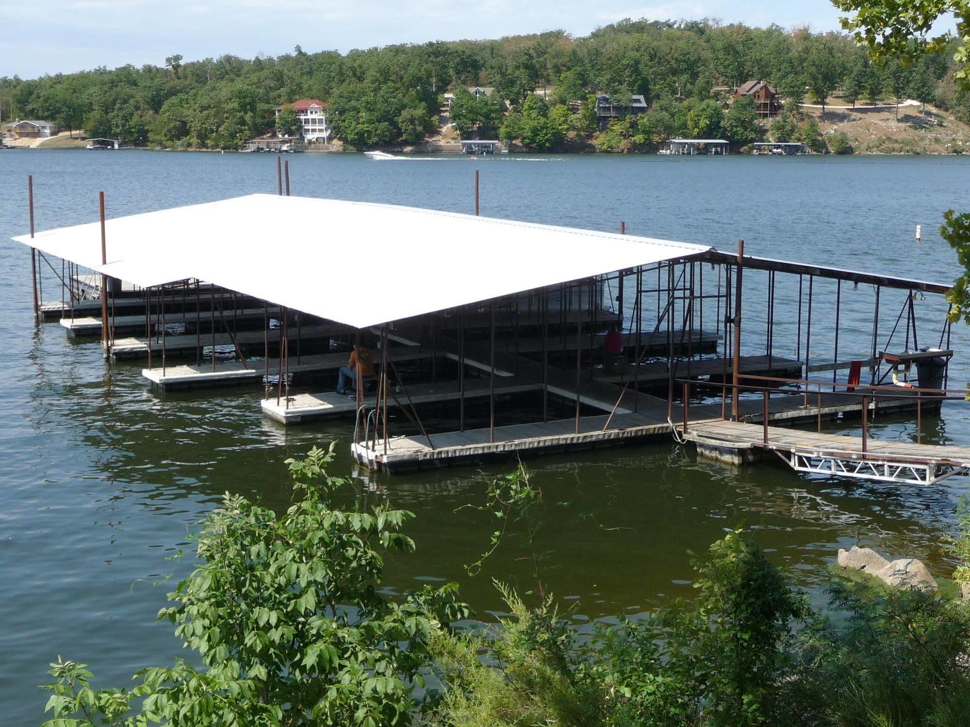 Hôtel Wilsons On The Lake à Camdenton Extérieur photo