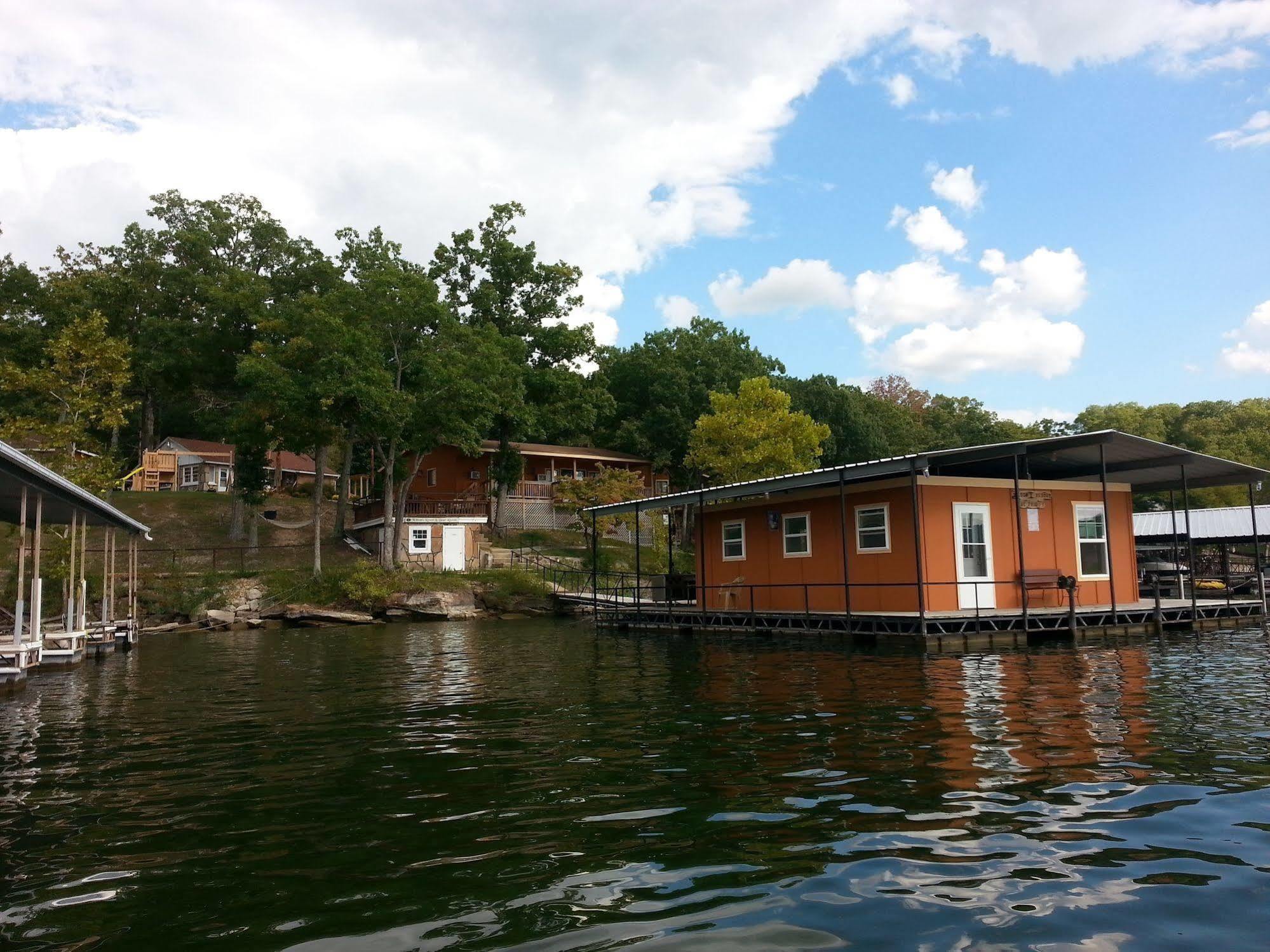 Hôtel Wilsons On The Lake à Camdenton Extérieur photo